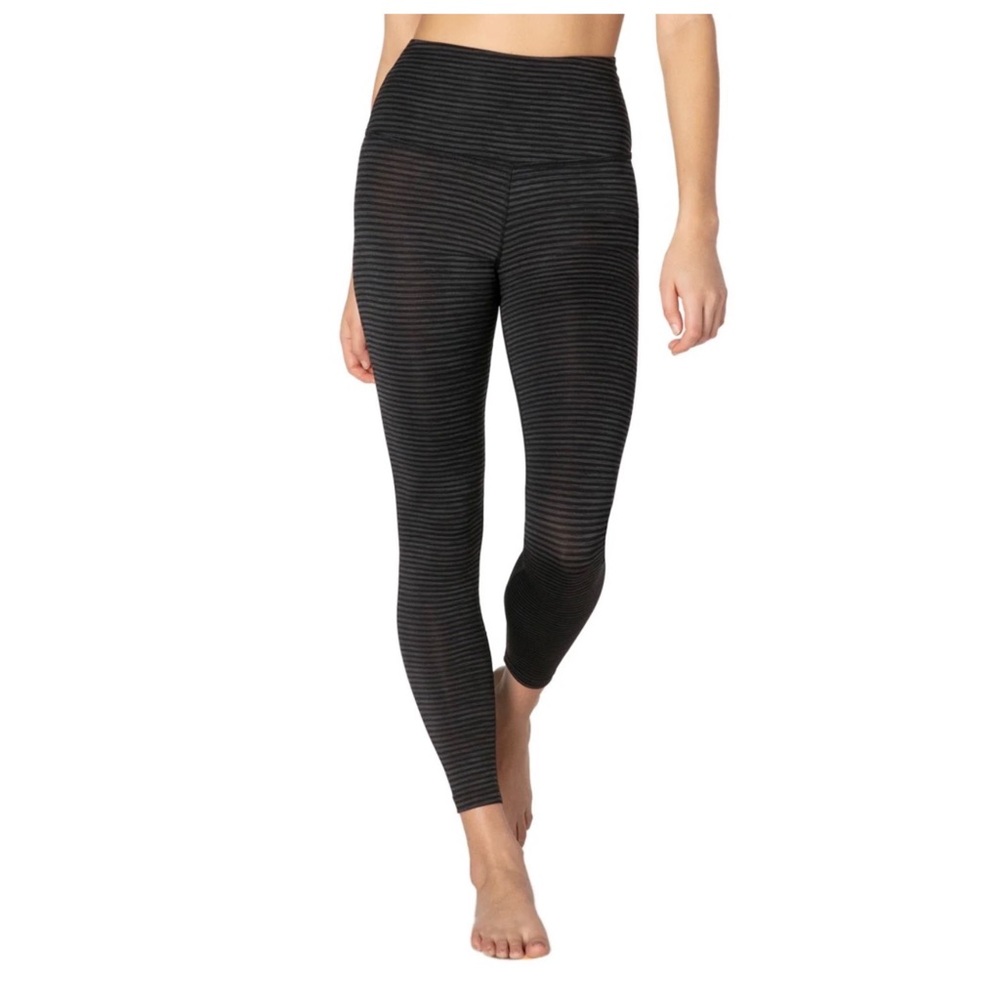 Beyond Yoga Women’s Surf Stripe Gray Black High Waisted 7/8  Leggings M